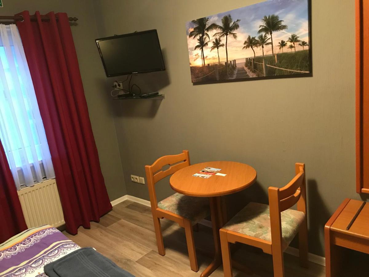 Pension Am Stadtrand Zerbst Εξωτερικό φωτογραφία